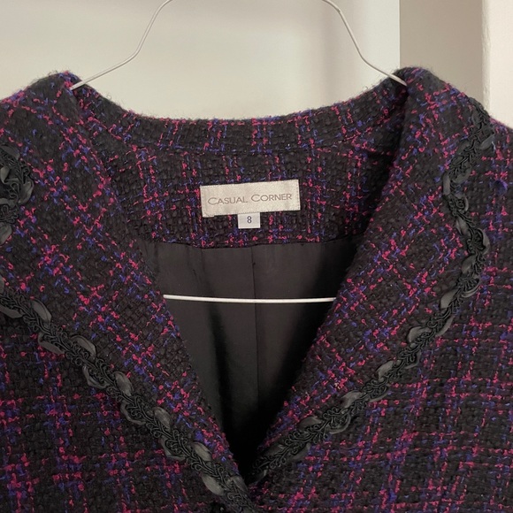 Casual Corner two piece suit - Picture 2 of 3